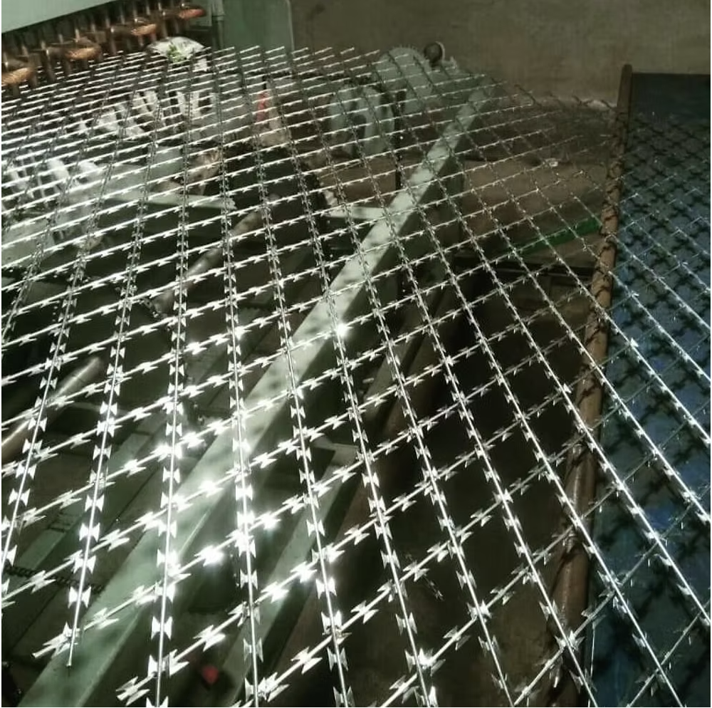 Razor Wire Fence 1.5m x 10m Heavy Blade